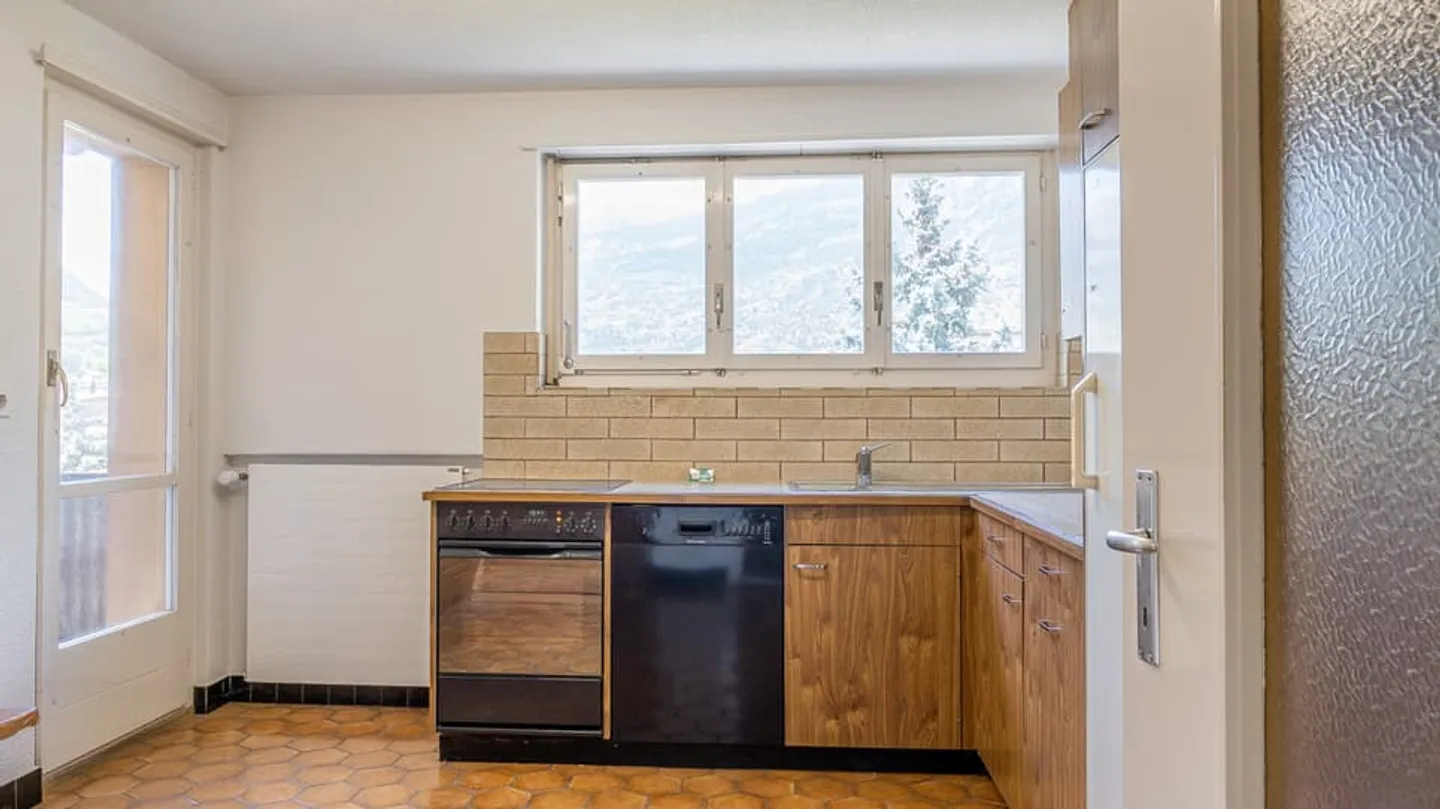 Sehr zentral gelegenes Zweifamilienhaus in Visp - Foto 3 von 12