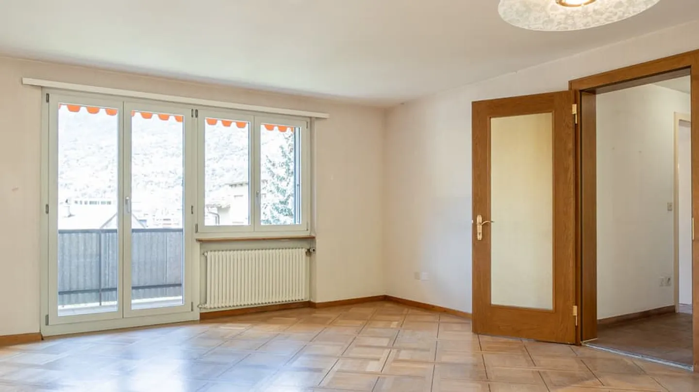 Sehr zentral gelegenes Zweifamilienhaus in Visp - Foto 8 von 12