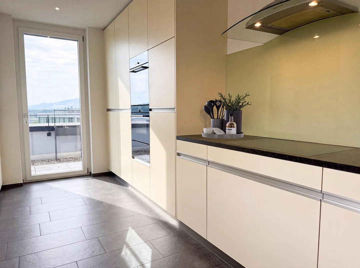 Penthouse exclusif à Sursee avec 131 m² et 135 m² de terrasse - Photo 7 sur 14