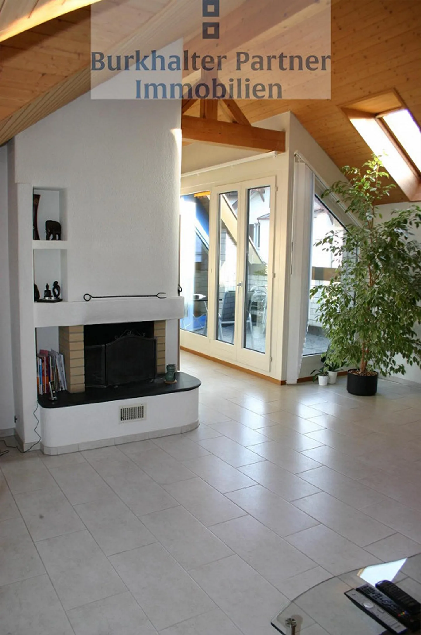 Bellissimo appartamento mansardato di 3½ locali nel quartiere di Länggass con charme - Foto 1 di 5