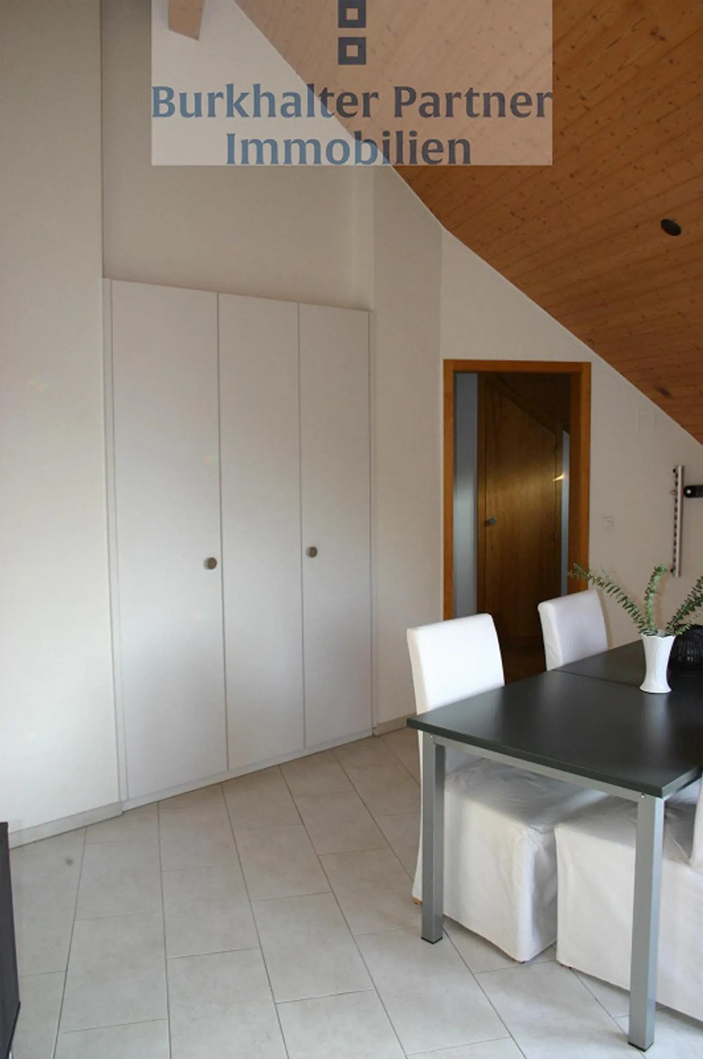 Bellissimo appartamento mansardato di 3½ locali nel quartiere di Länggass con charme - Foto 3 di 5