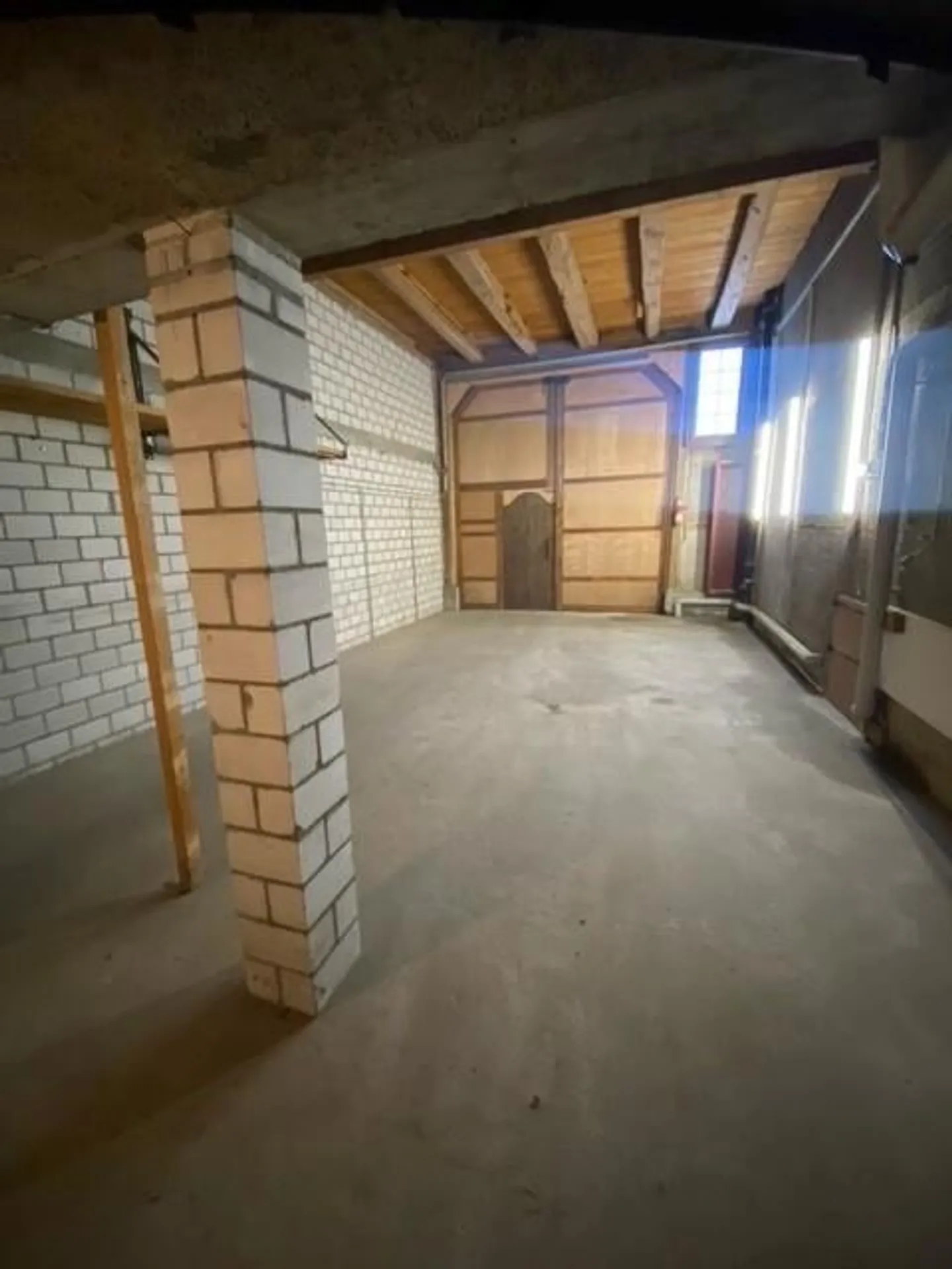 Spazi commerciali spaziosi a Niederglatt - Foto 5 di 9