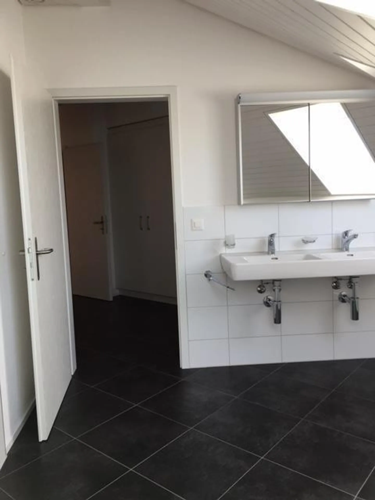 Charmante Attikawohnung mit Terrasse - Foto 13 von 27