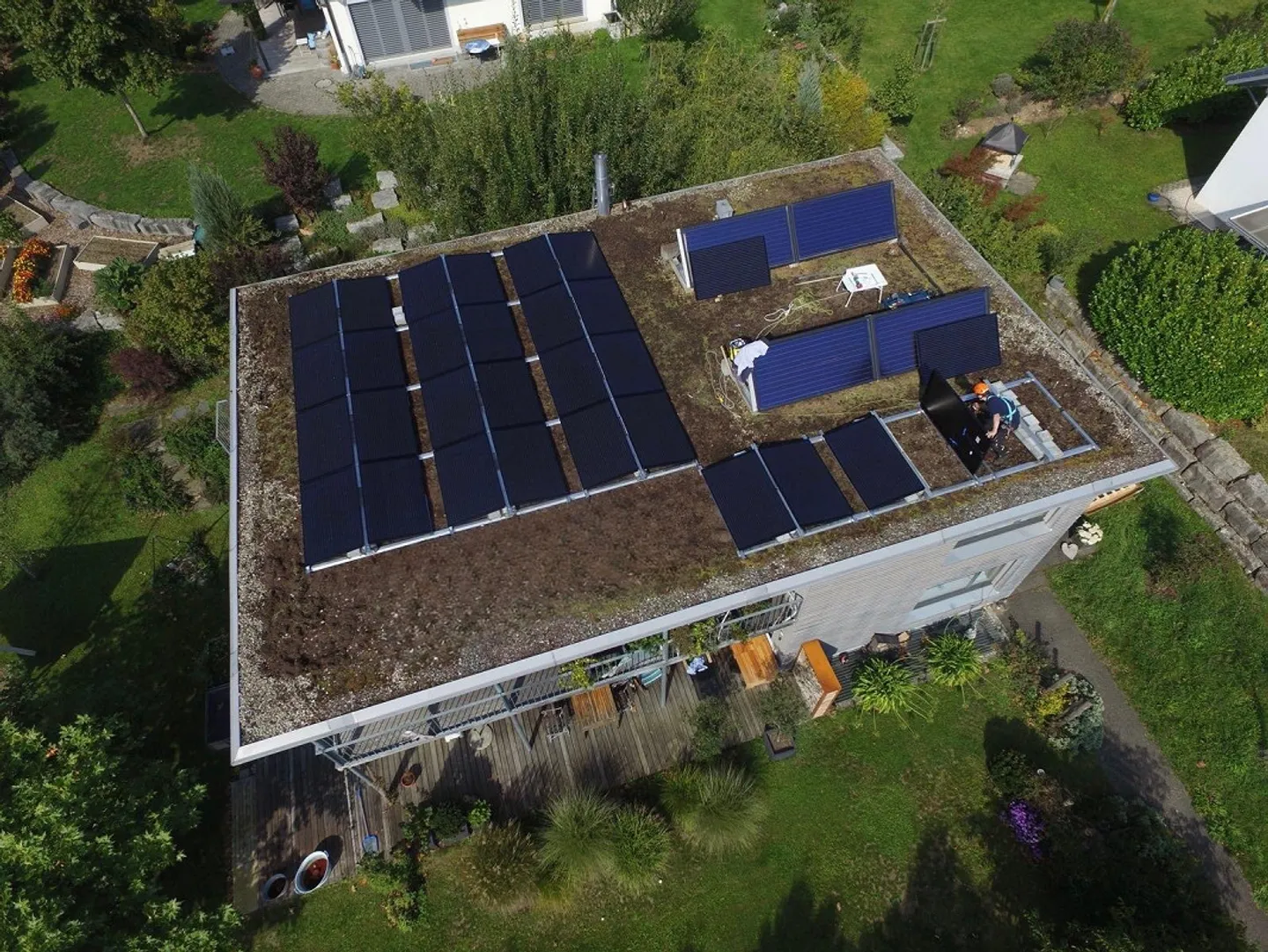 Grosses Einfamilienhaus mit Garten und Garage am Rande der Rebberge - Foto 11 von 14