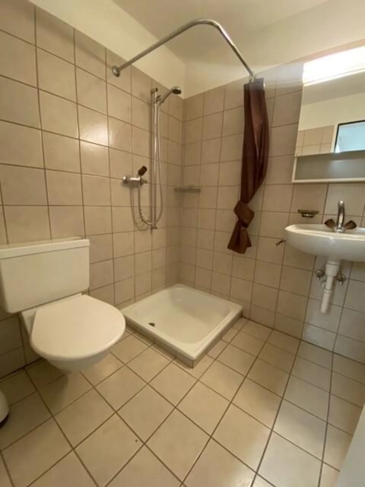 Spazi commerciali spaziosi a Niederglatt - Foto 7 di 9