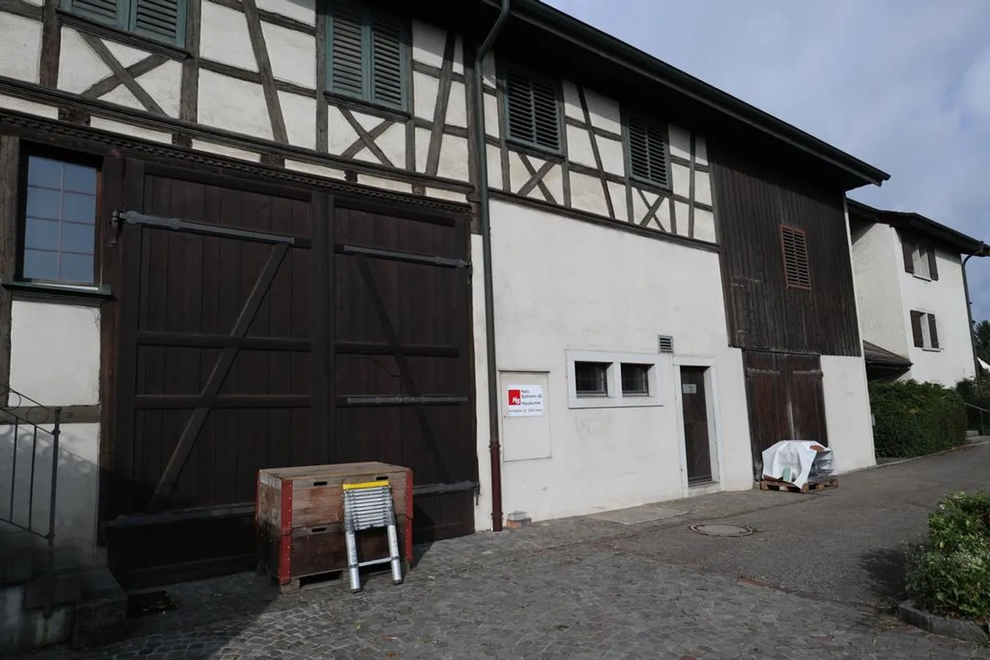 Spazi commerciali spaziosi a Niederglatt - Foto 1 di 9