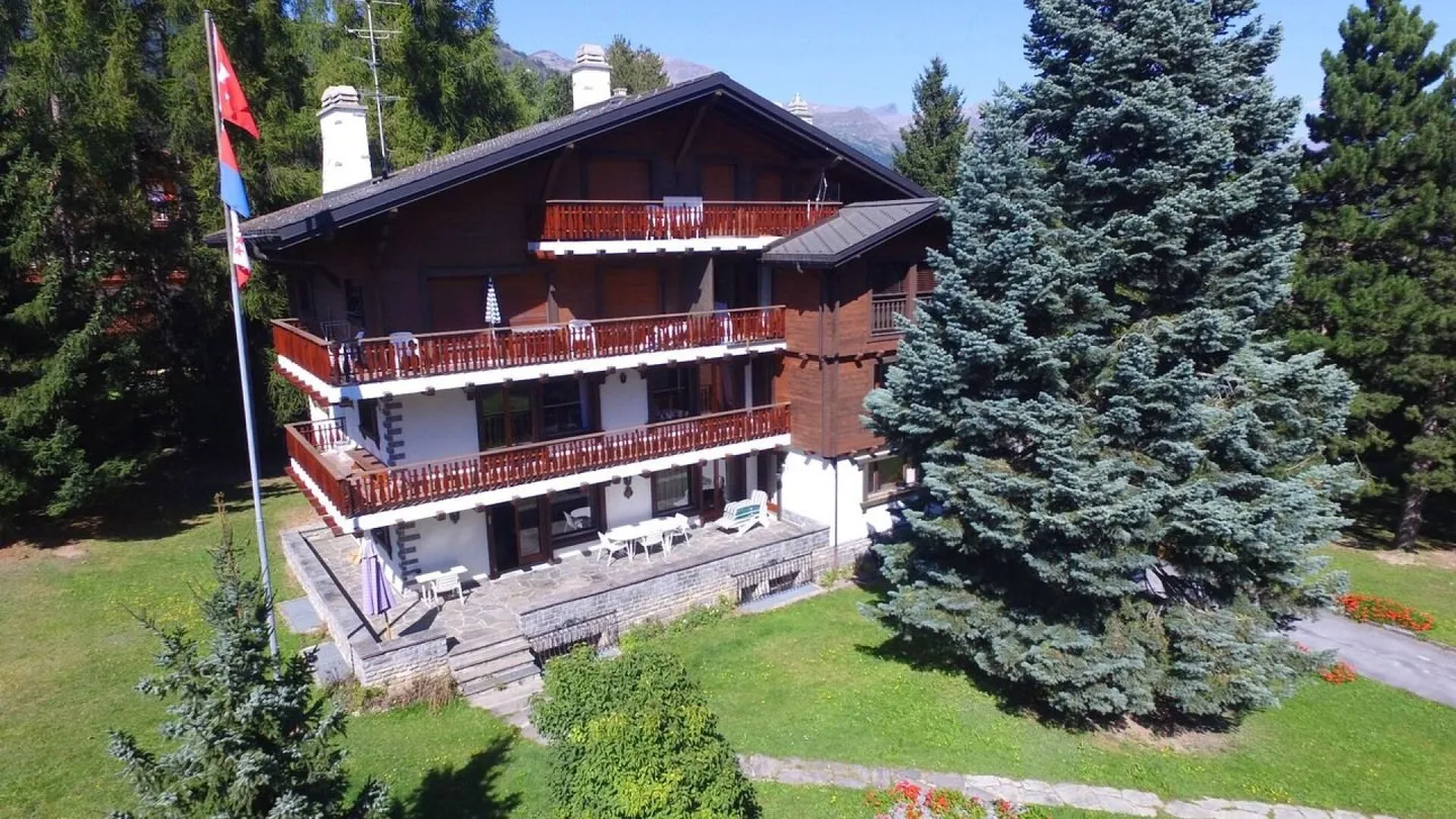 Appartamento spazioso in una zona tranquilla e verde da affittare. - Foto 14 di 15