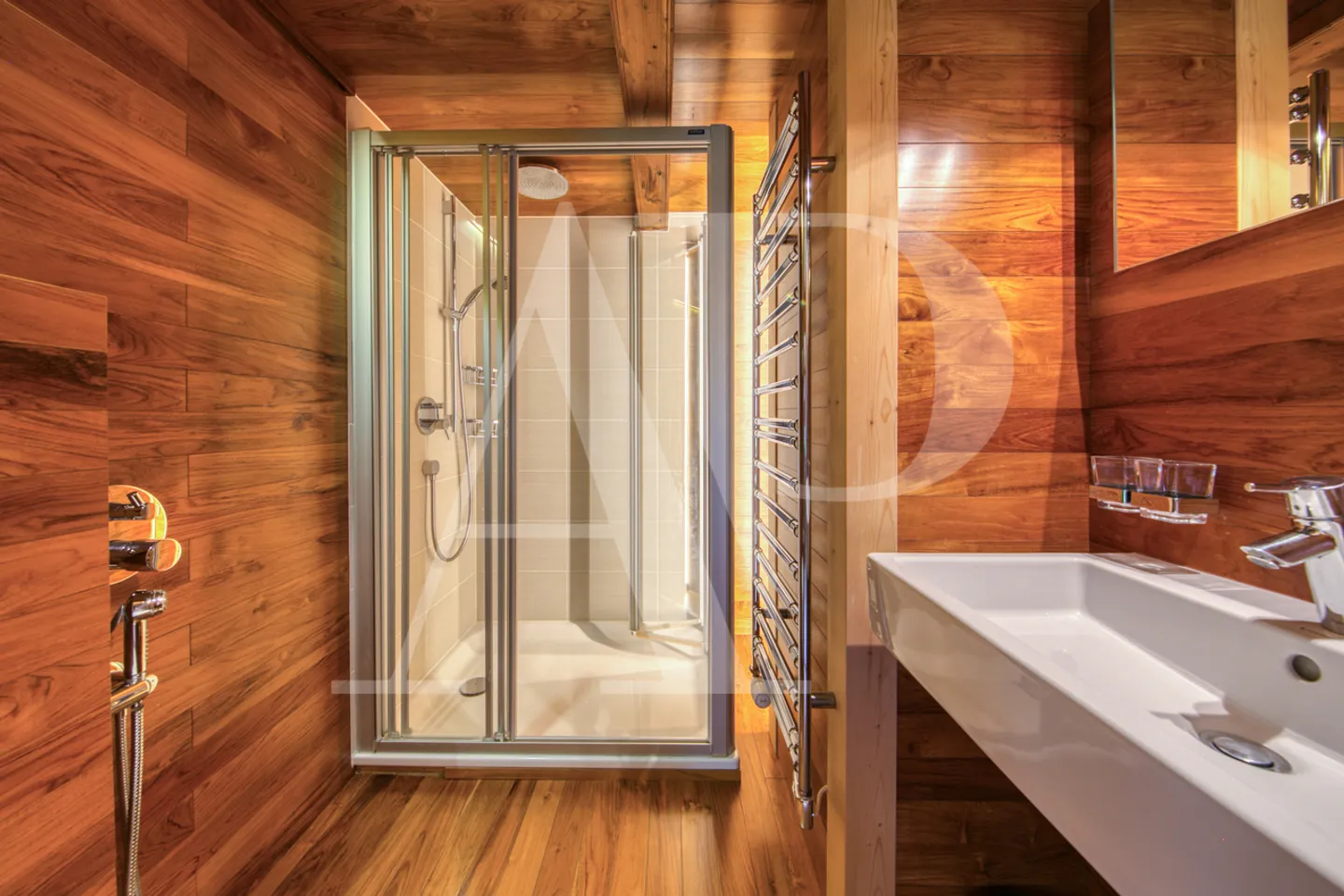 FOR SALE APARTMENT 5.5 ROOMS IN AN AUTHENTIC CHALET - Photo 12 of 25