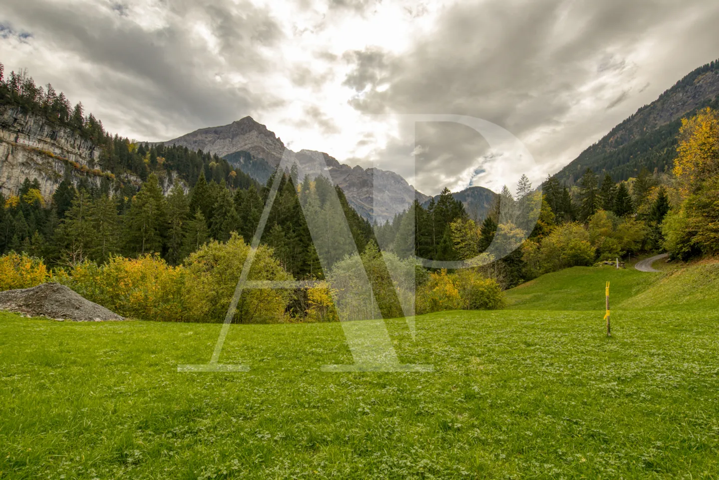 FOR SALE APARTMENT 5.5 ROOMS IN AN AUTHENTIC CHALET - Photo 24 of 25