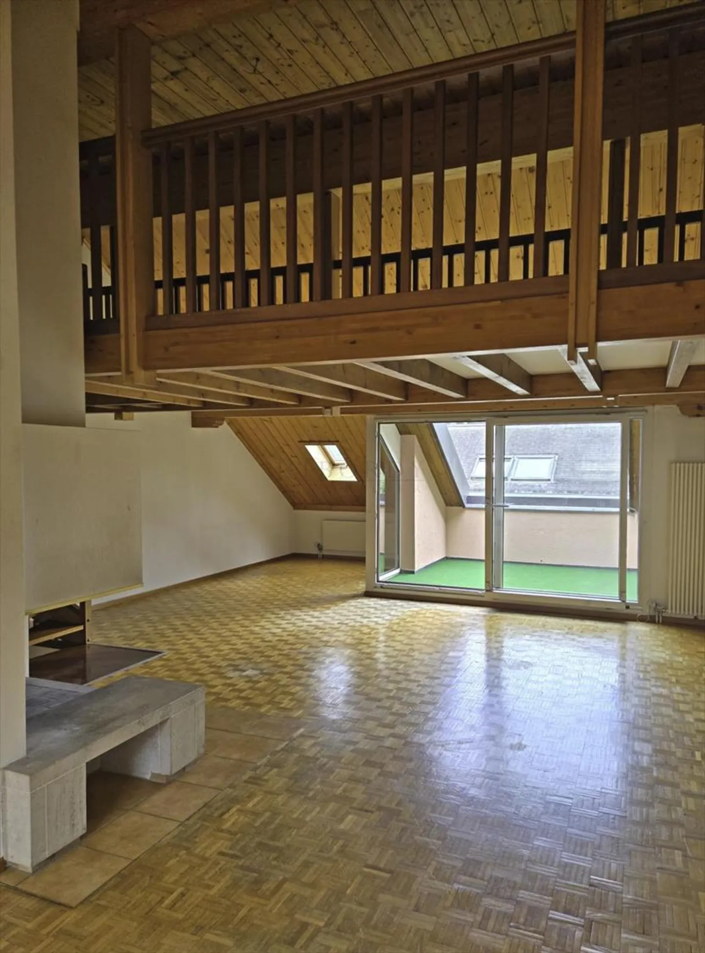 Versoix, spazioso appartamento duplex di 166 m2 con camino, balcone e garage - Foto 2 di 13