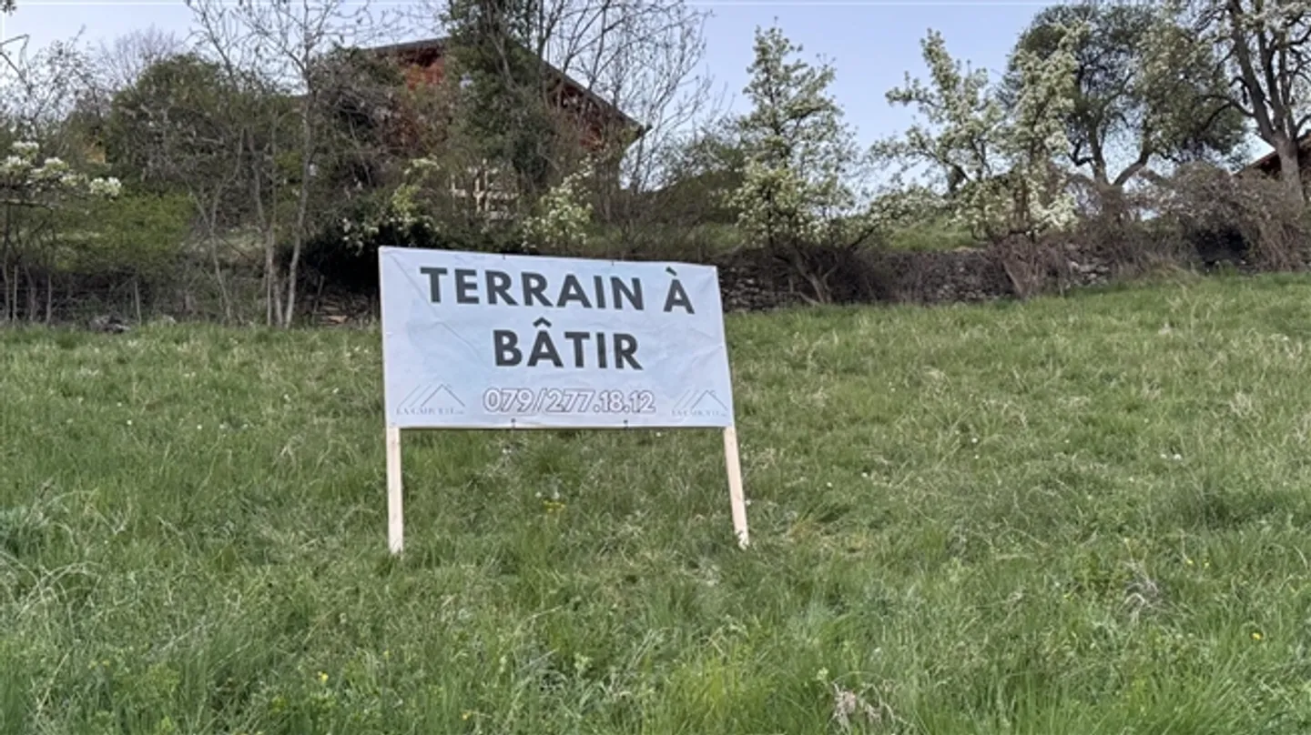 Geräumiges Grundstück in Daillon - Foto 1 von 4