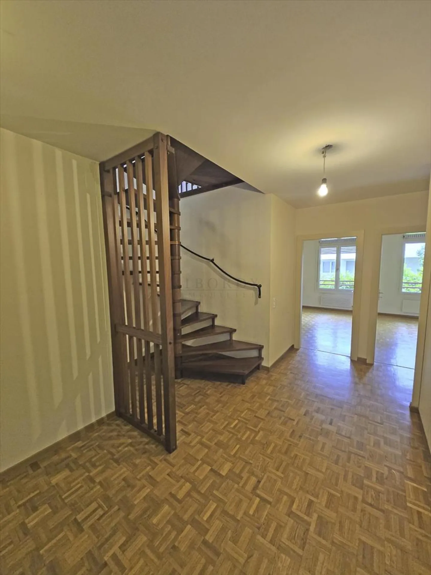 Versoix, spazioso appartamento duplex di 166 m2 con camino, balcone e garage - Foto 4 di 13