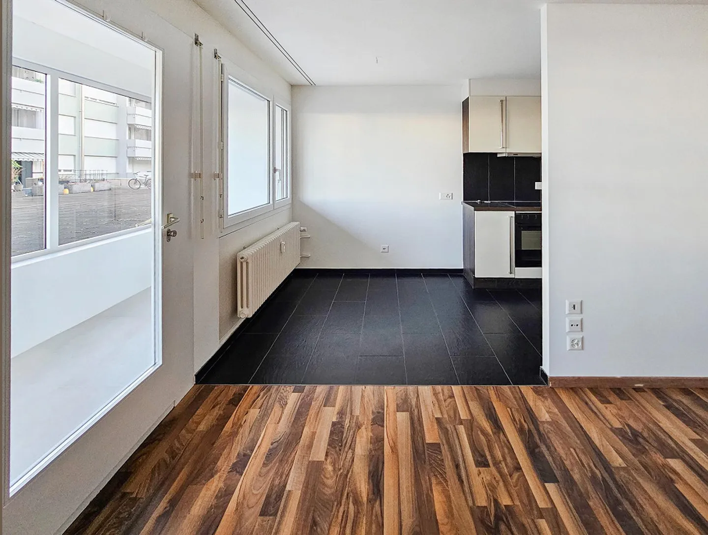 Appartamento accogliente di 3,5 stanze con giardino d'inverno e posto auto doppio - Foto 3 di 10