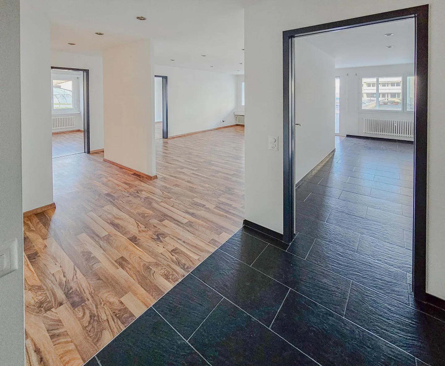 Appartamento accogliente di 3,5 stanze con giardino d'inverno e posto auto doppio - Foto 5 di 10