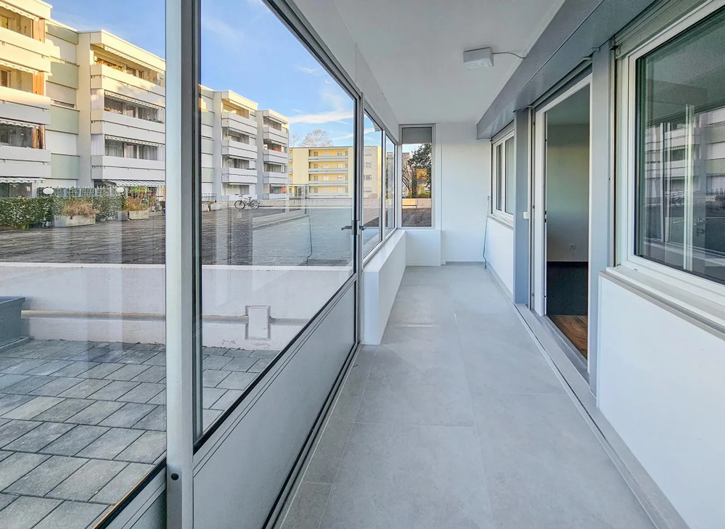 Appartamento accogliente di 3,5 stanze con giardino d'inverno e posto auto doppio - Foto 8 di 10