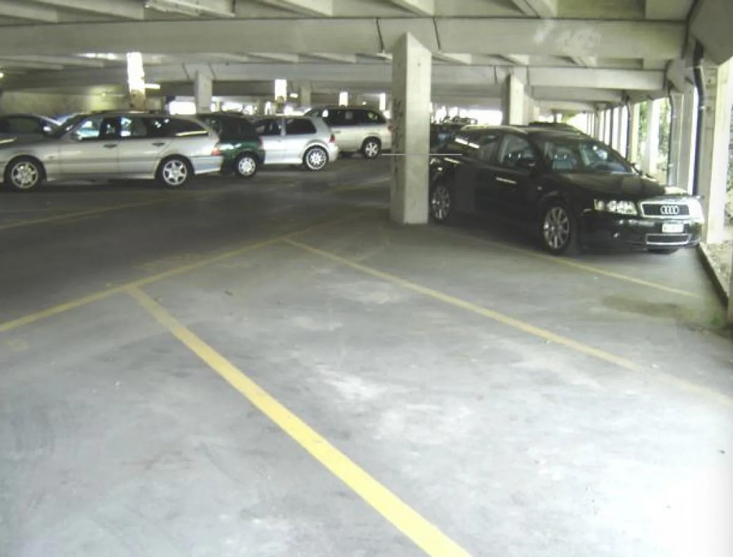 Parking Garage Flösserplatz 5000 Aarau - Photo 2 of 3