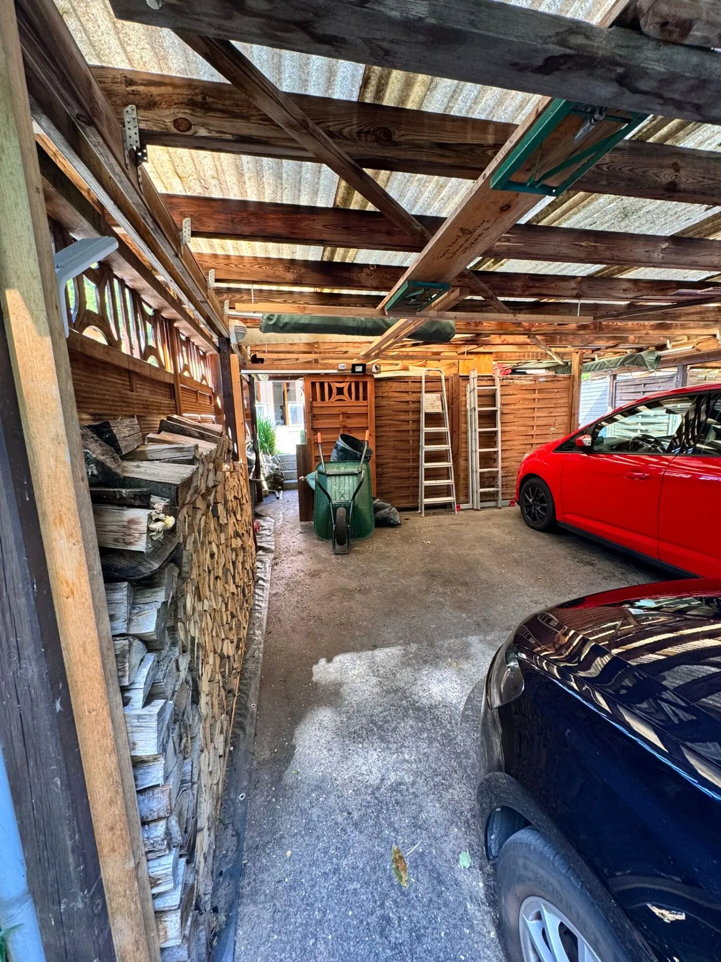 Casa unifamiliare angolare con giardino, carport, piscina e 5,5 stanze - disponibile immediatamente - Foto 19 di 22