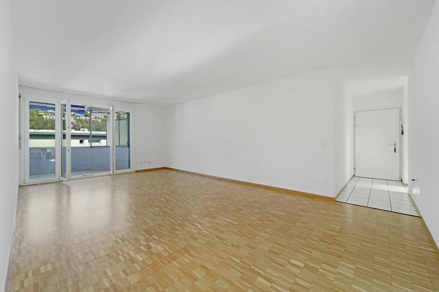 Spacious 4.5 Room Apartment - Photo 5 of 11