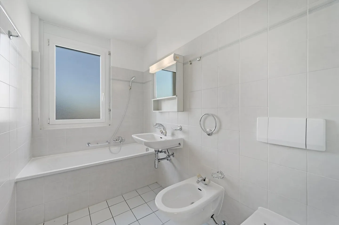 Spacious 4.5 Room Apartment - Photo 8 of 11
