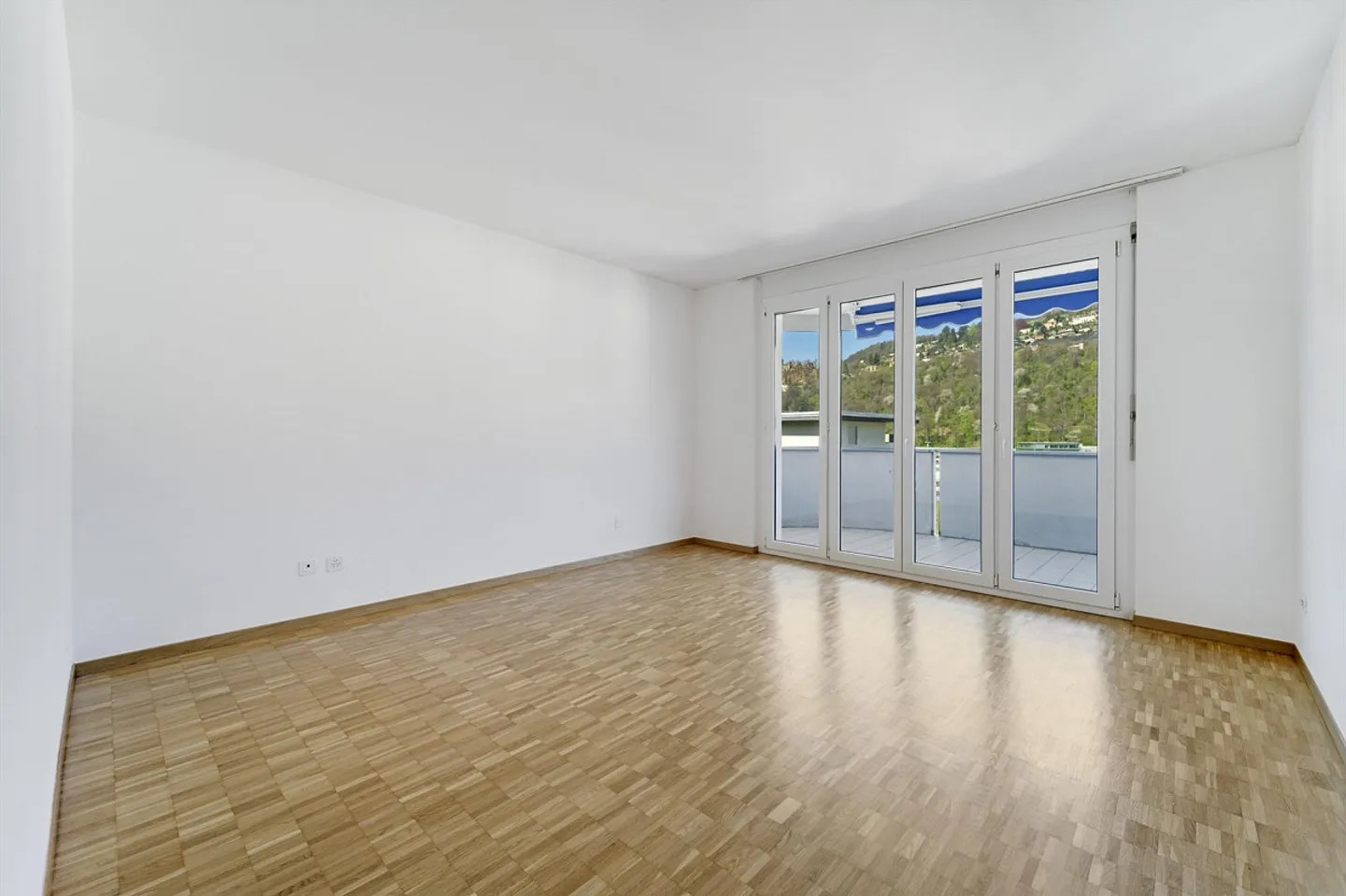 Spacious 4.5 Room Apartment - Photo 9 of 11
