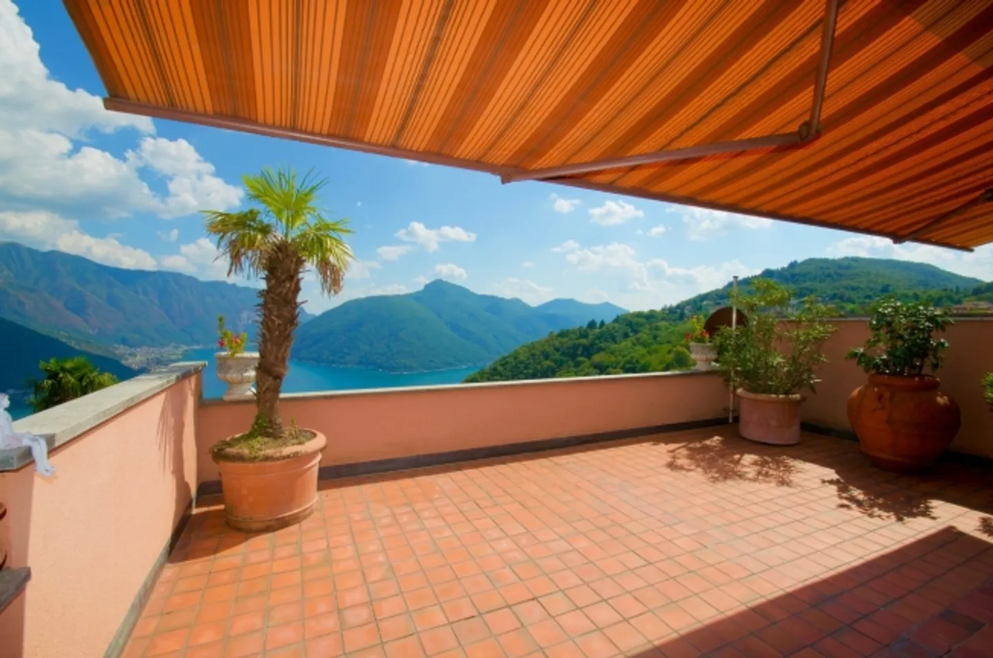 Casa vacanze - Appartamento con vista mozzafiato sul lago di Lugano - Foto 3 di 14