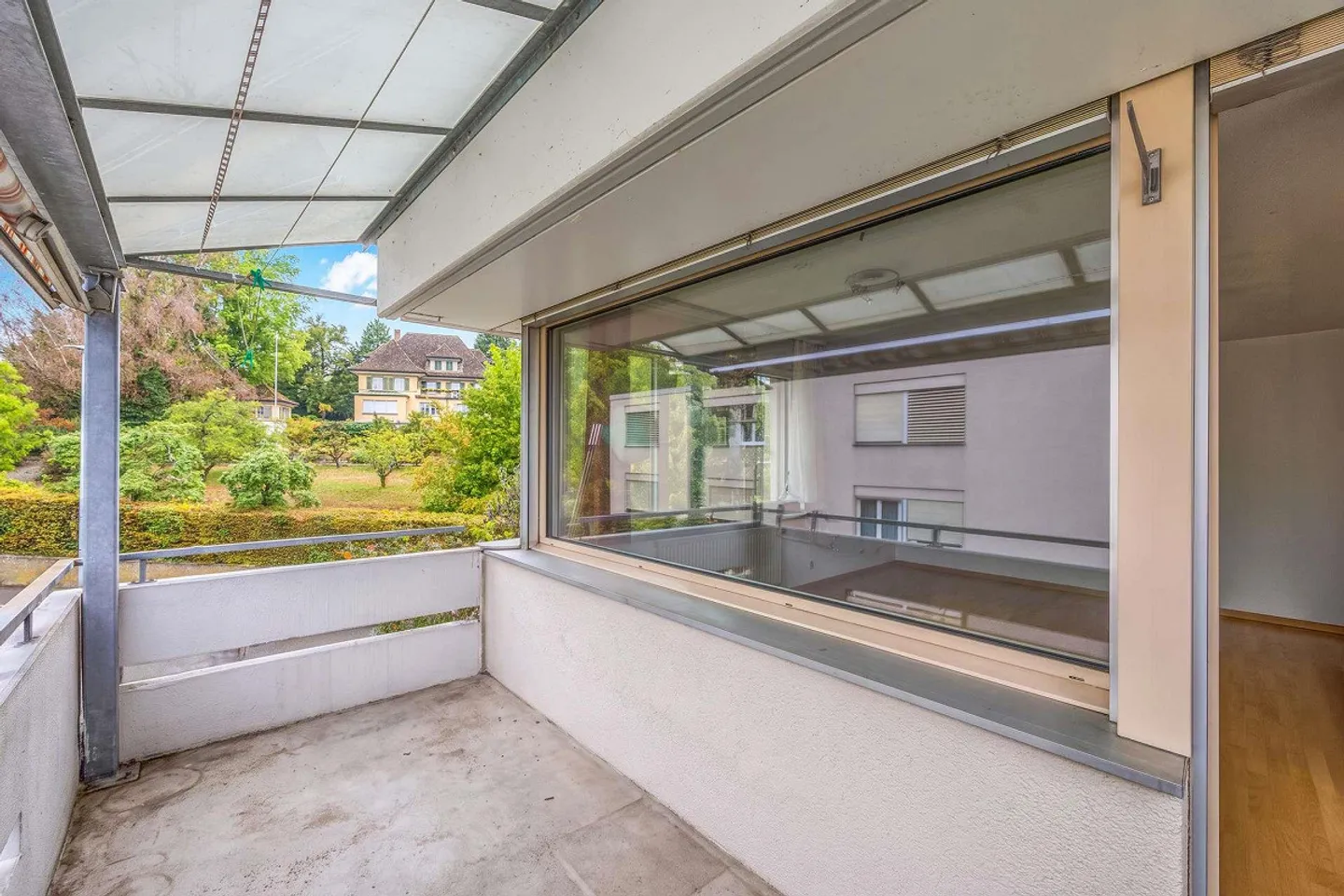3.5-Room Apartment in a Central Location in Neuhausen - Photo 9 of 10