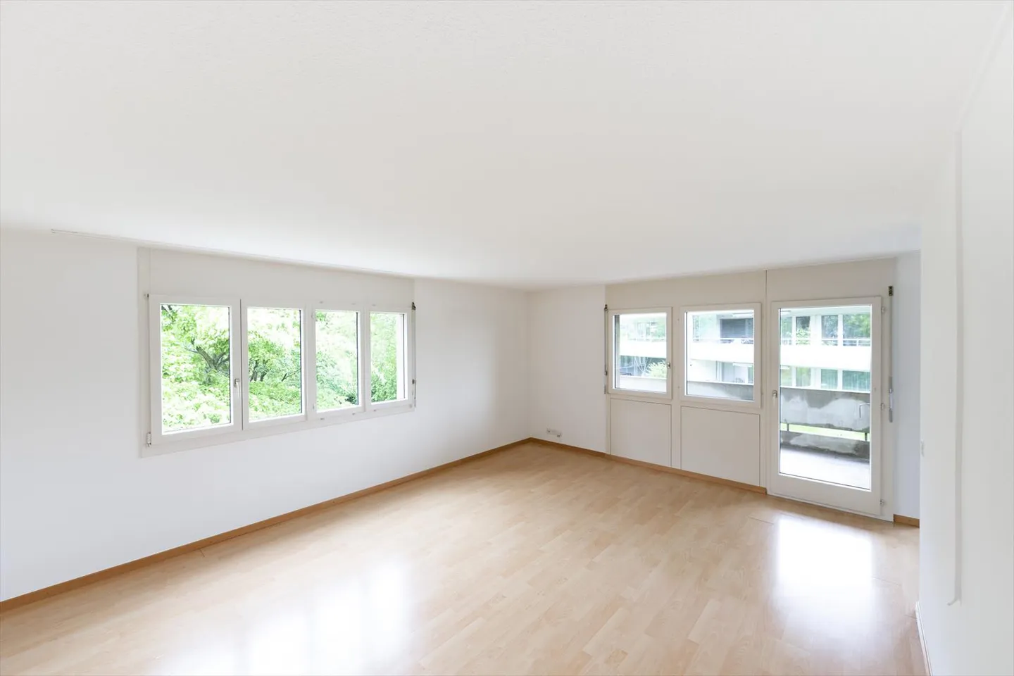 Appartement avec grand balcon - Photo 2 sur 5