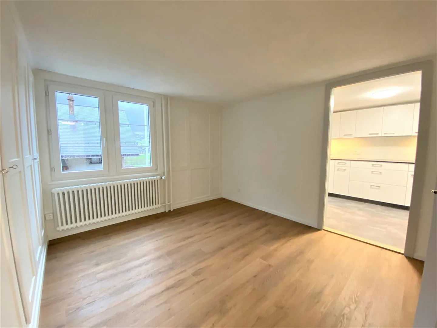 Bright, very nicely renovated apartment - Photo 3 of 9