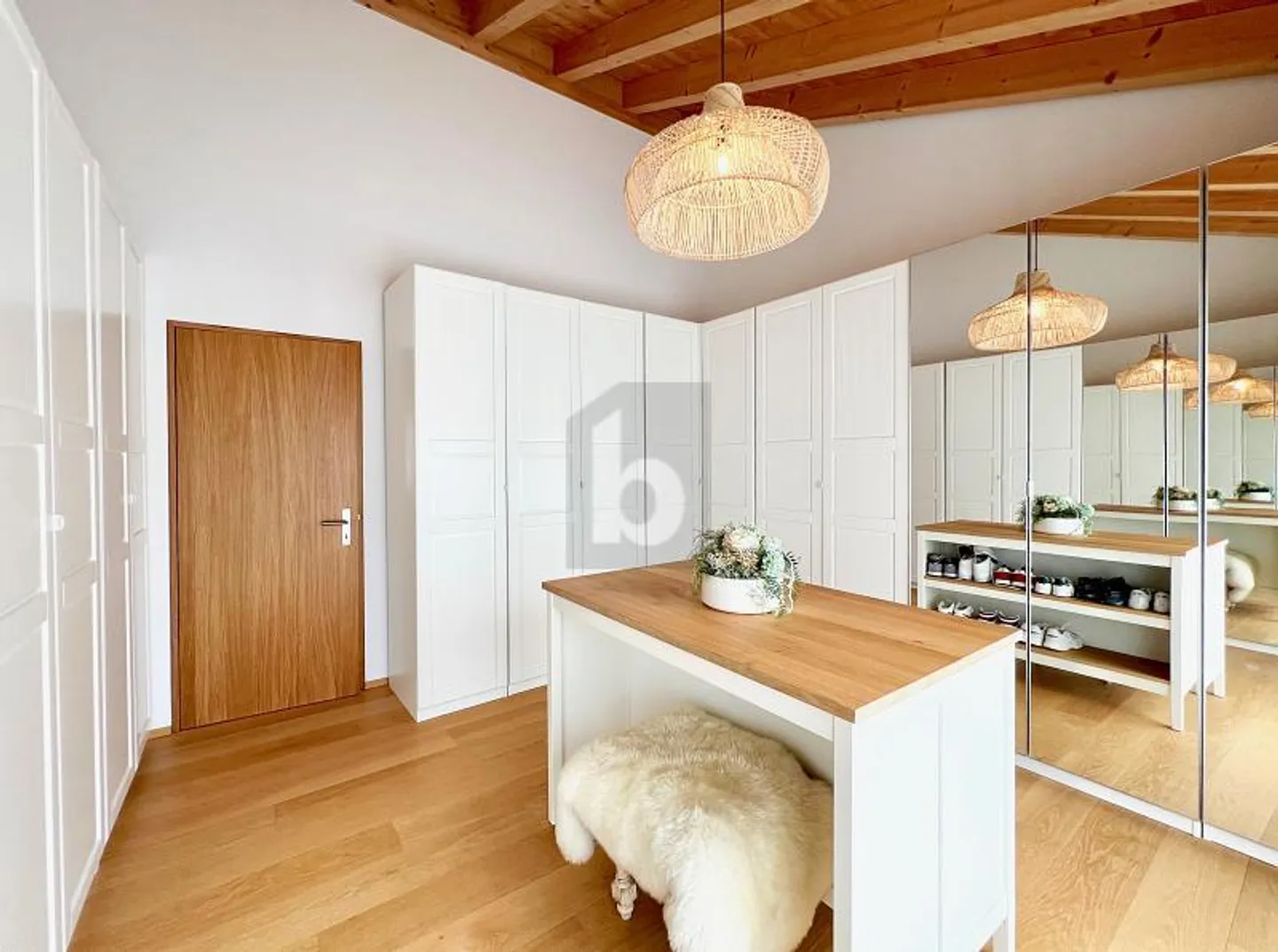 MODERN WITH SPACIOUS LAYOUT - Photo 5 of 6