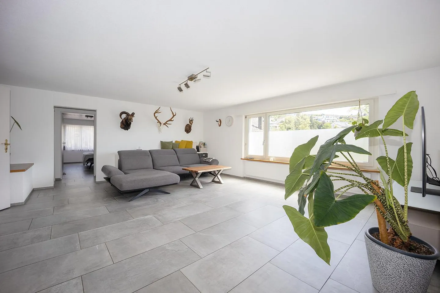 Attractive 4.5-room single-family house in a family-friendly residential area - Photo 8 of 15