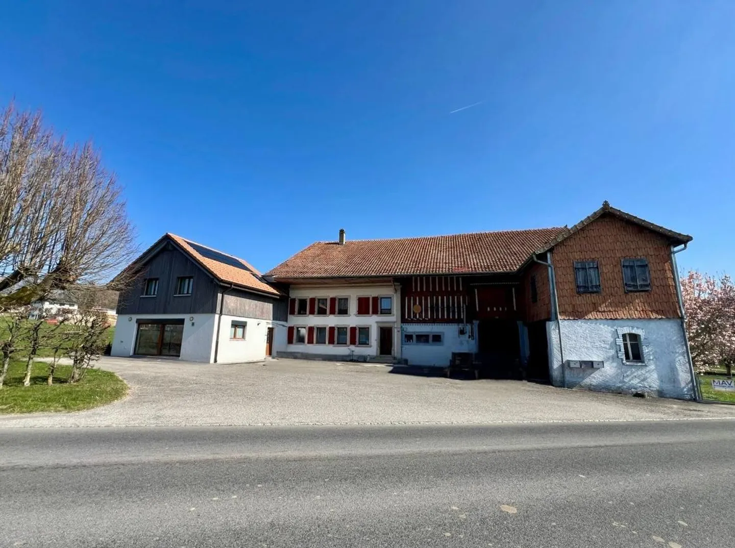 Oggetto raro nel cuore della campagna friburghese - Foto 2 di 13