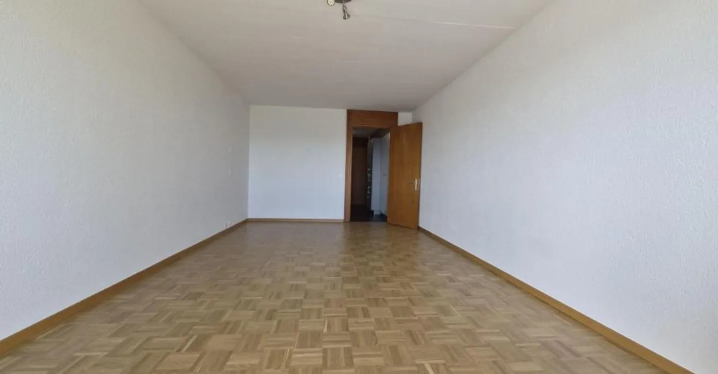 Studio ristrutturato con vista lago - Foto 3 di 8