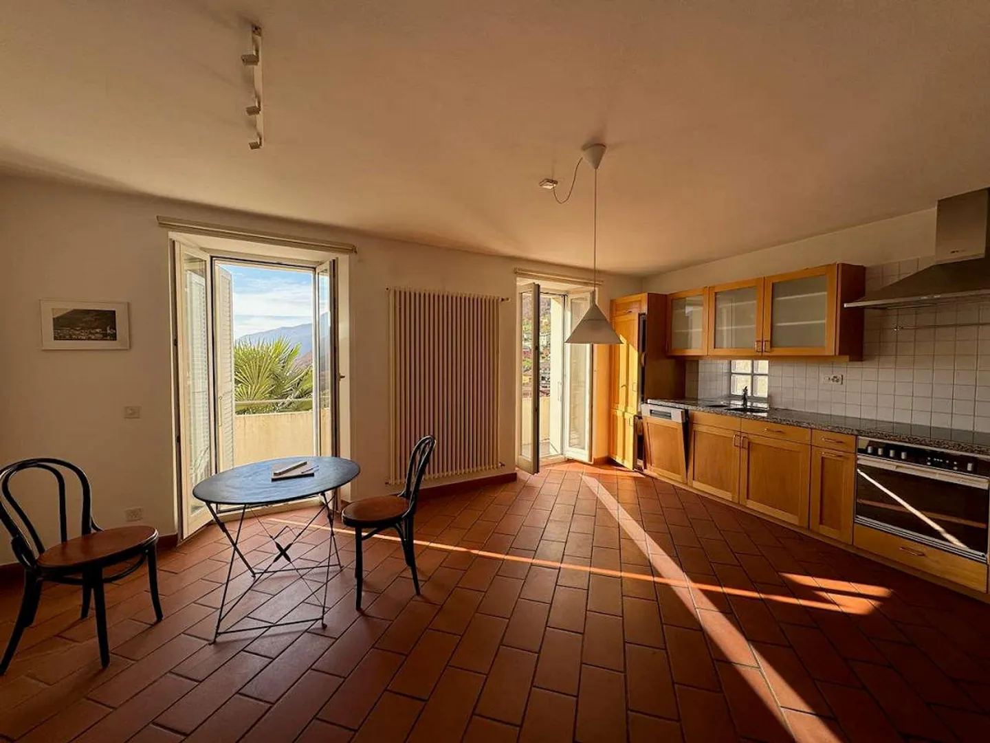 Casa residenziale spaziosa - Foto 2 di 12