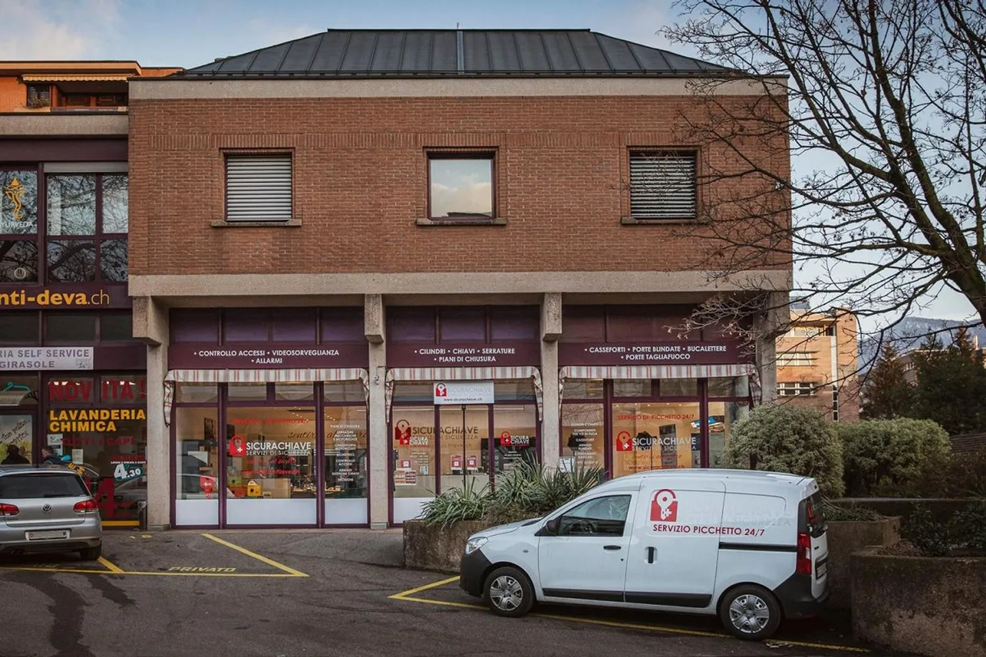 Geräumiger und heller Geschäftsraum zur Miete im Herzen von Lugano - Foto 1 von 3