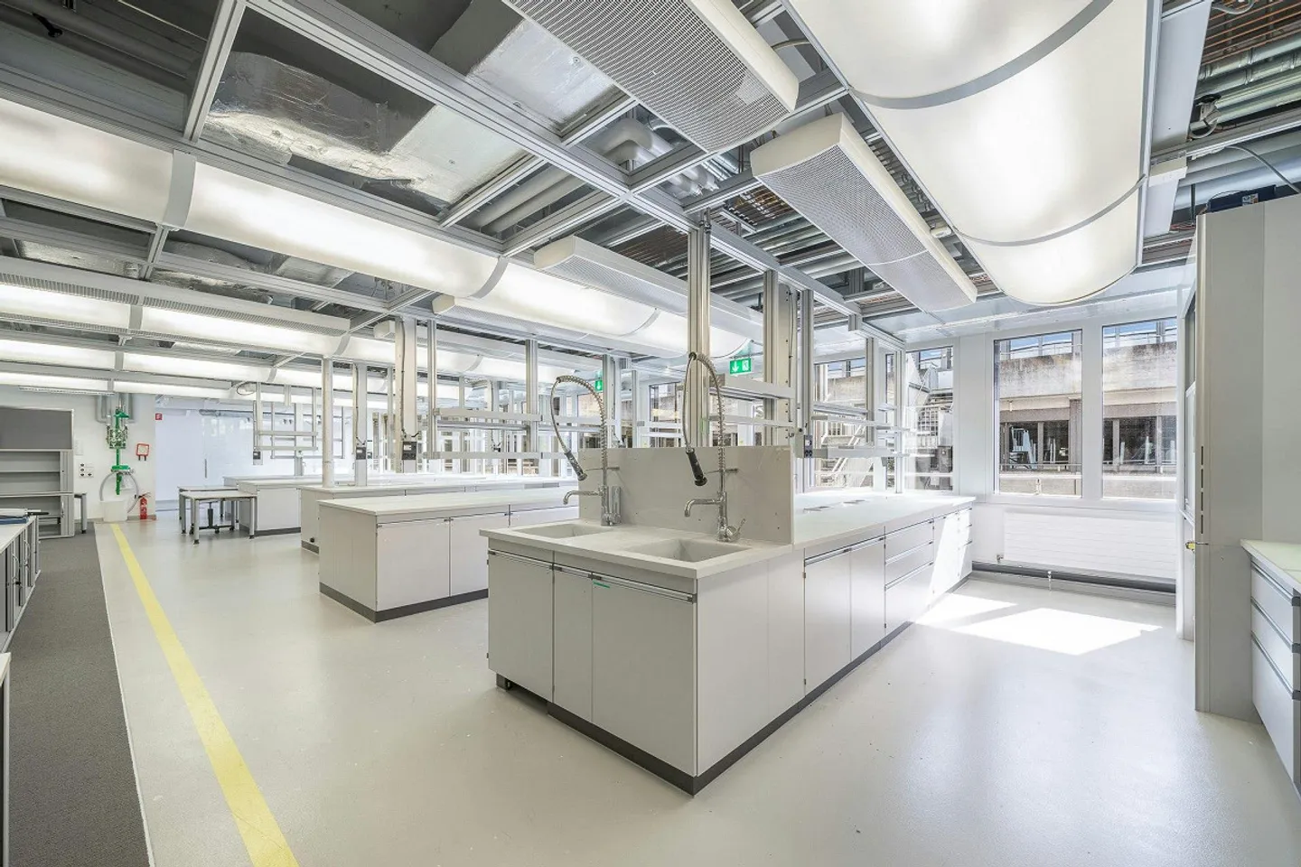 Laboratori di prima classe con standard BSL1 e BSL2 presso il campus Horgen Labs - Foto 8 di 11