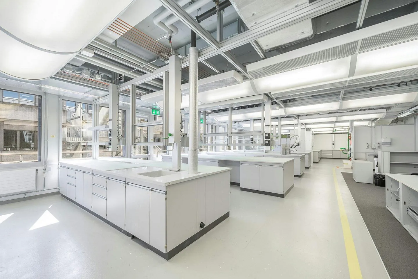 Laboratori di prima classe con standard BSL1 e BSL2 presso il campus Horgen Labs - Foto 9 di 11