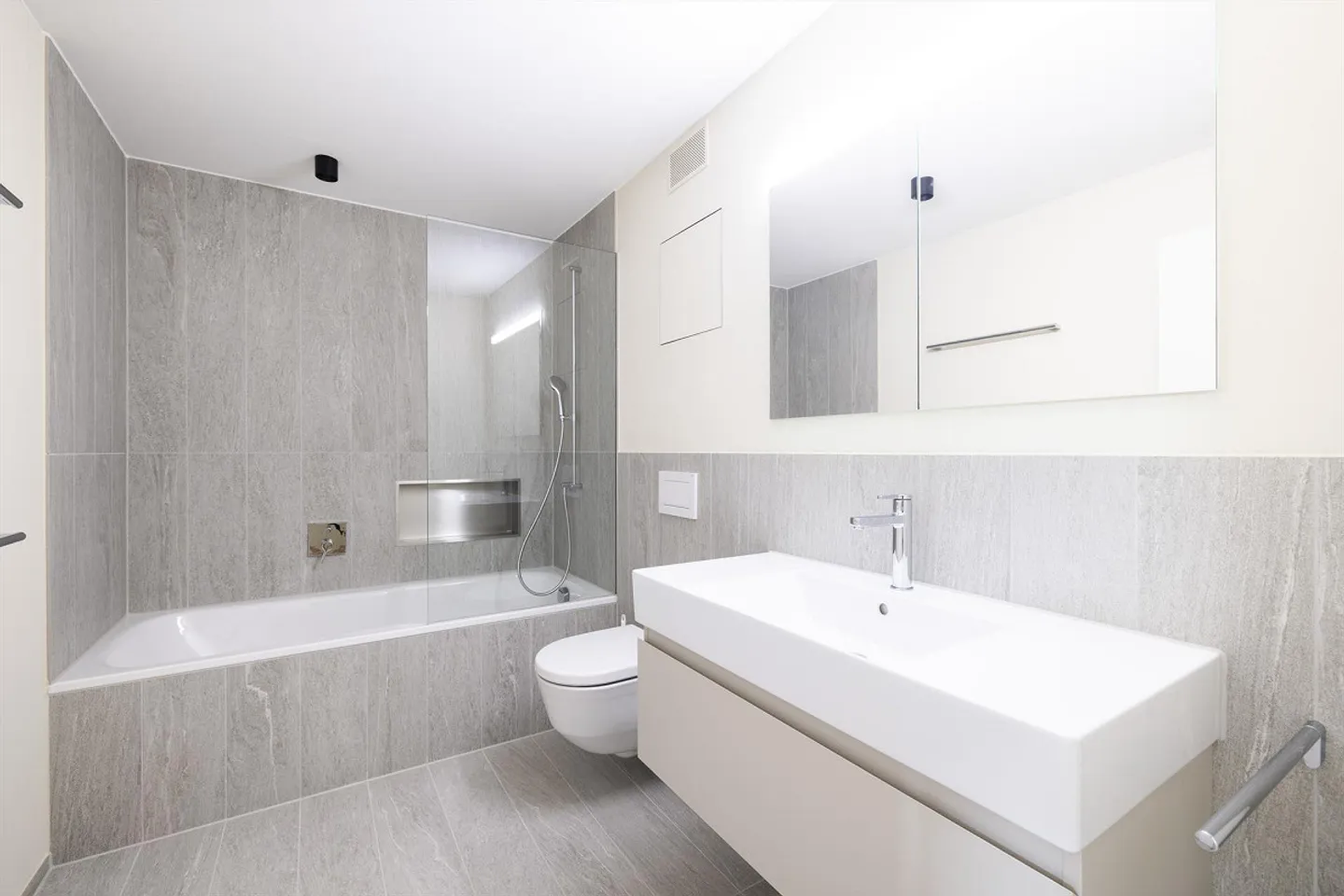 Chur - 4½-Zimmer-Attikawohnung im Neubau «CHURAVITA» - Photo 3 of 8