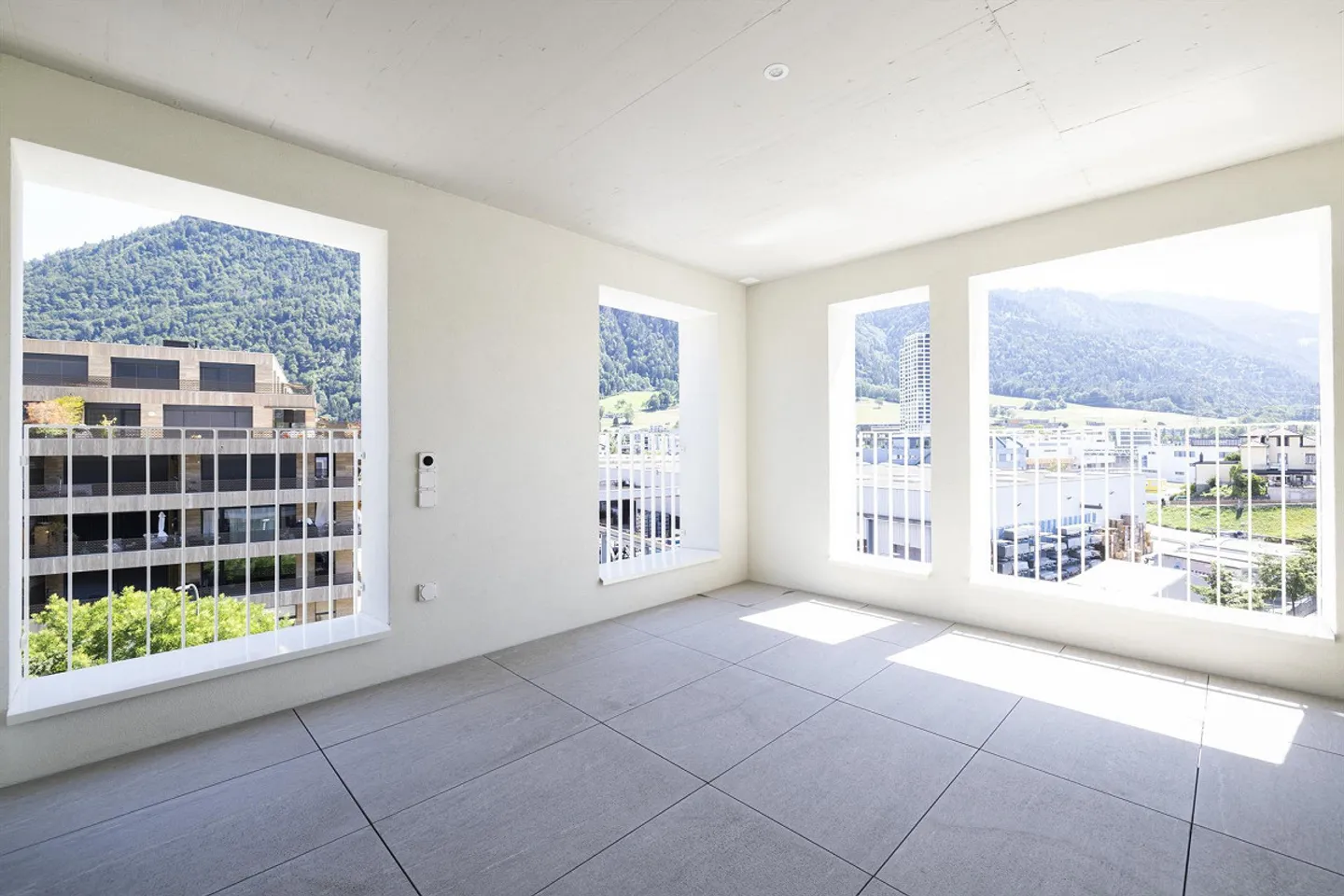 Chur - 4½-Zimmer-Attikawohnung im Neubau «CHURAVITA» - Photo 6 of 8