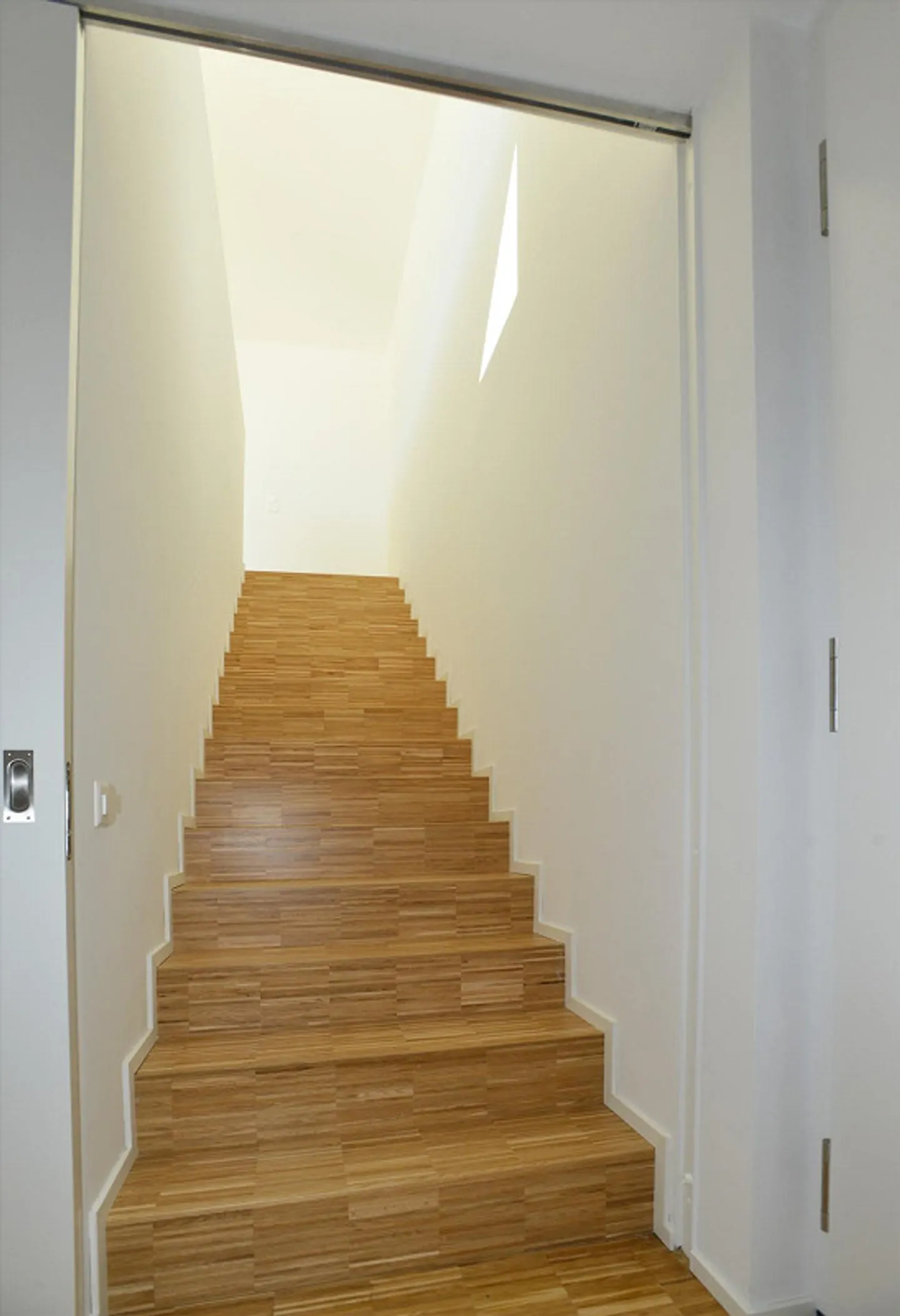 Wonderful maisonette apartment with a dream view of Lake Zurich - Photo 2 of 9