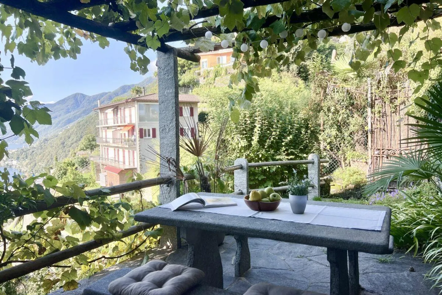Affascinante casa di villaggio completamente arredata con giardino e vista lago - Foto 19 di 30