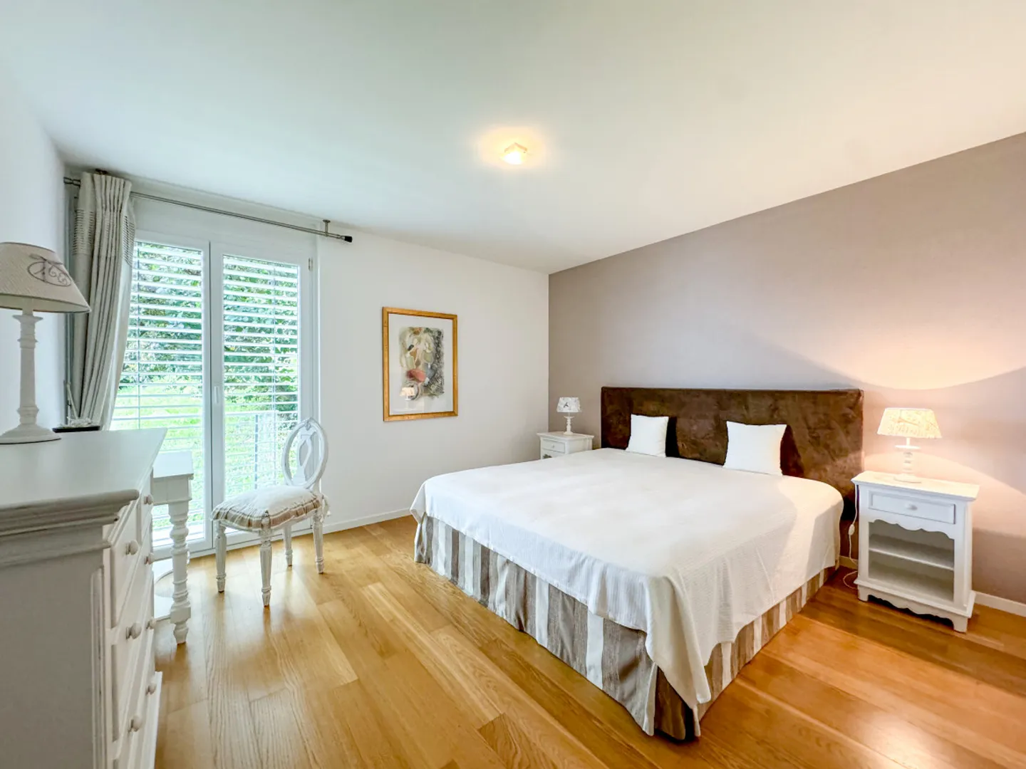 MEUBLÉ - SPECTACULAIRE APPARTEMENT DE 5.5 PIÈCES AVEC VUE SUR LE LAC - Photo 10 sur 11