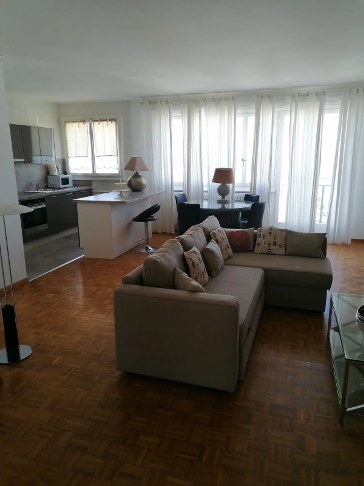 Bell'appartamento arredato che comprende: - Foto 3 di 6