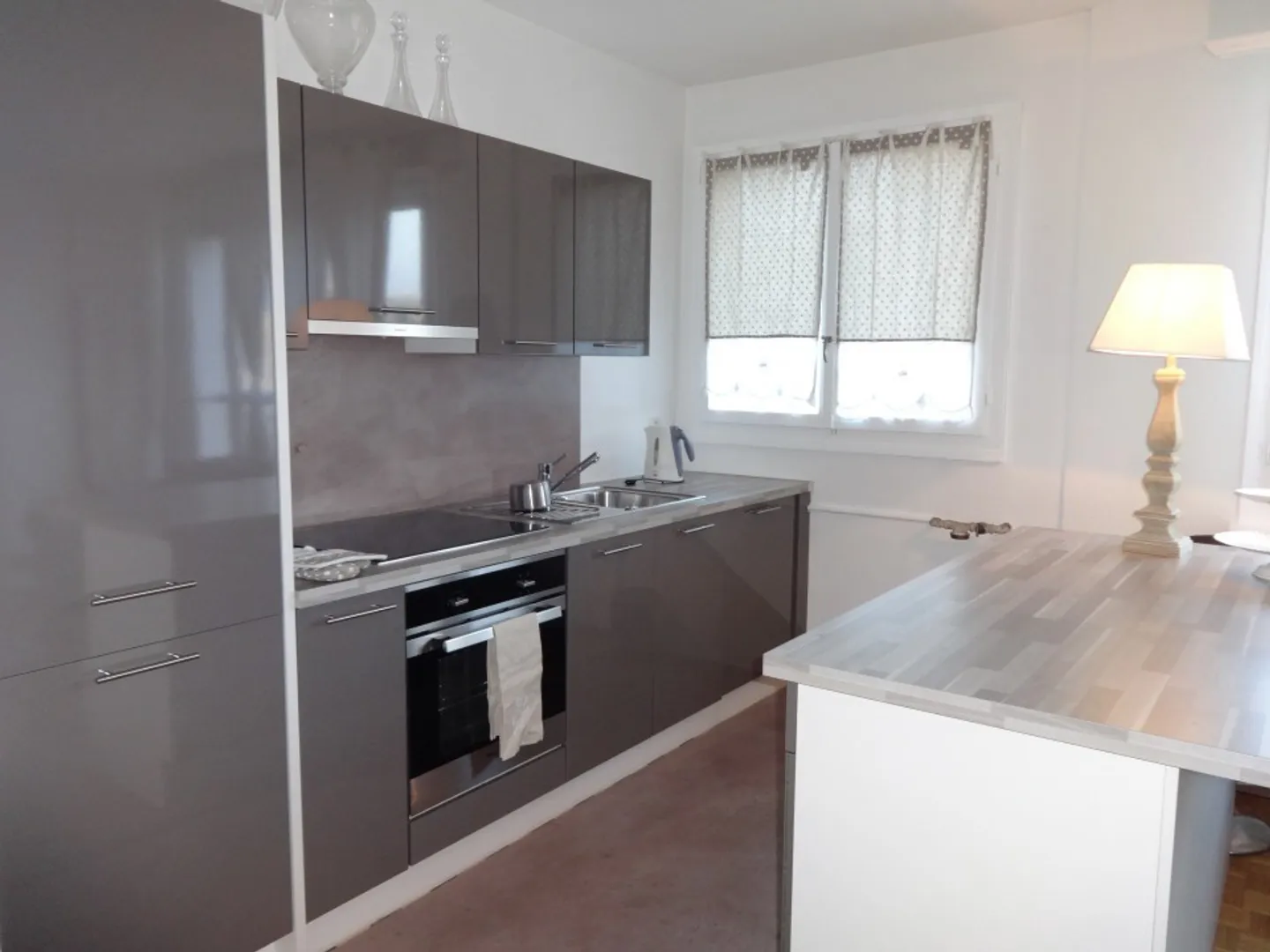 Bell'appartamento arredato che comprende: - Foto 4 di 6