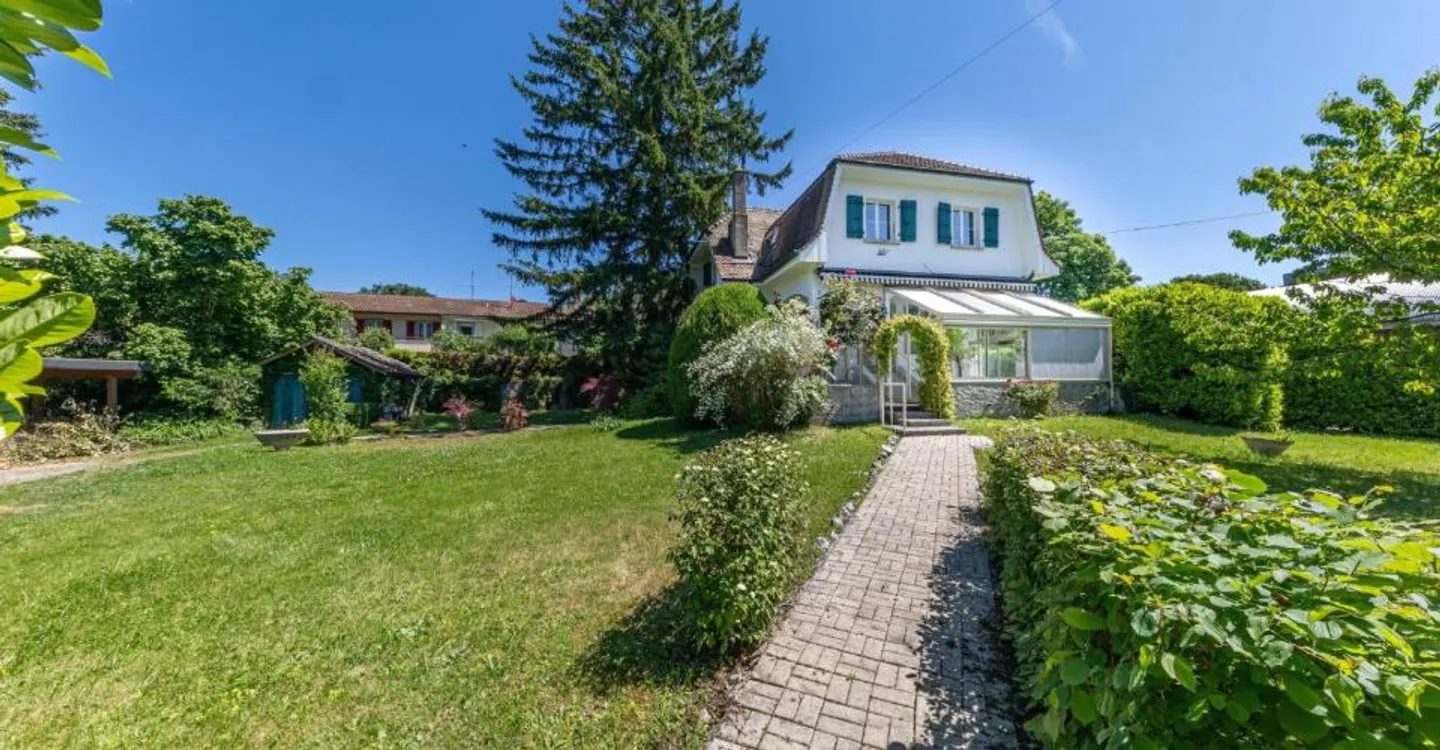 Villa 8 Zimmer - Foto 2 von 10