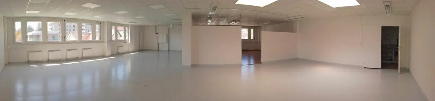 Your premises of 194 and 352 m2, freight elevator and loading dock, for rent in Lonay - Photo 8 of 9