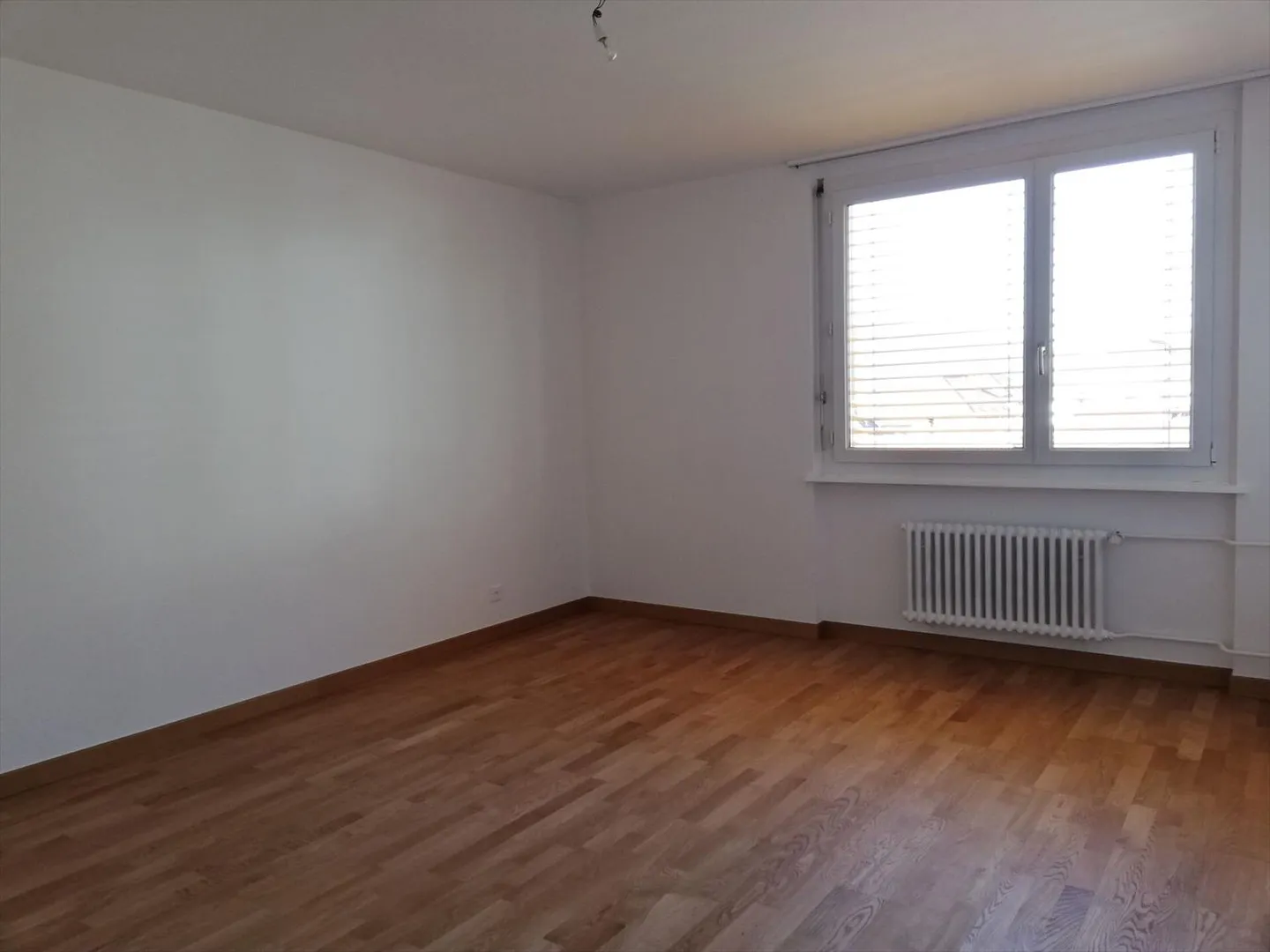 St-Imier, wunderschönes 3.5-Zimmer-Apartment im 3. Stock mit Aufzug - Foto 3 von 6