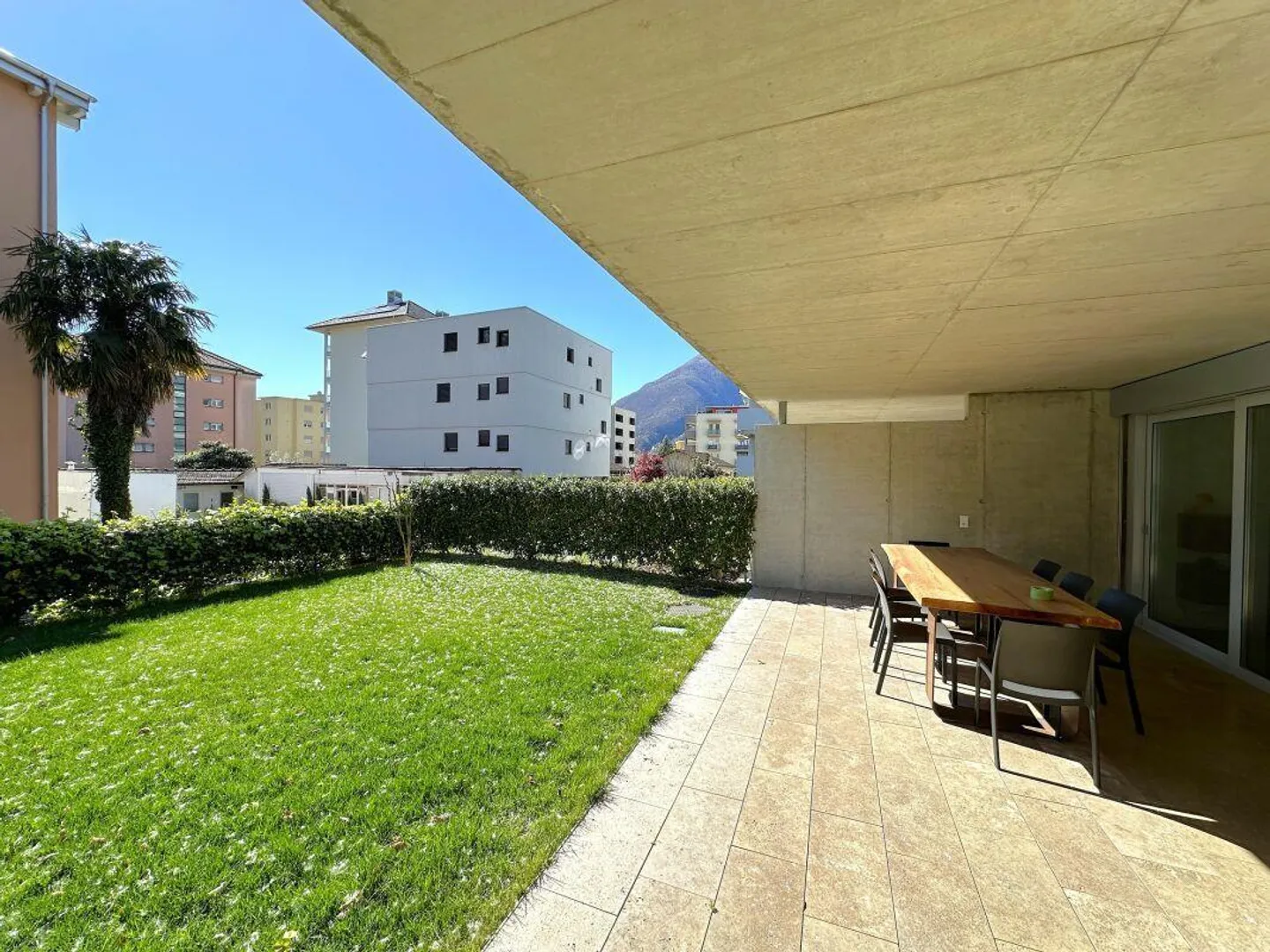 Modern 2.5-room apartment with garden in Bellinzona - Photo 1 of 10