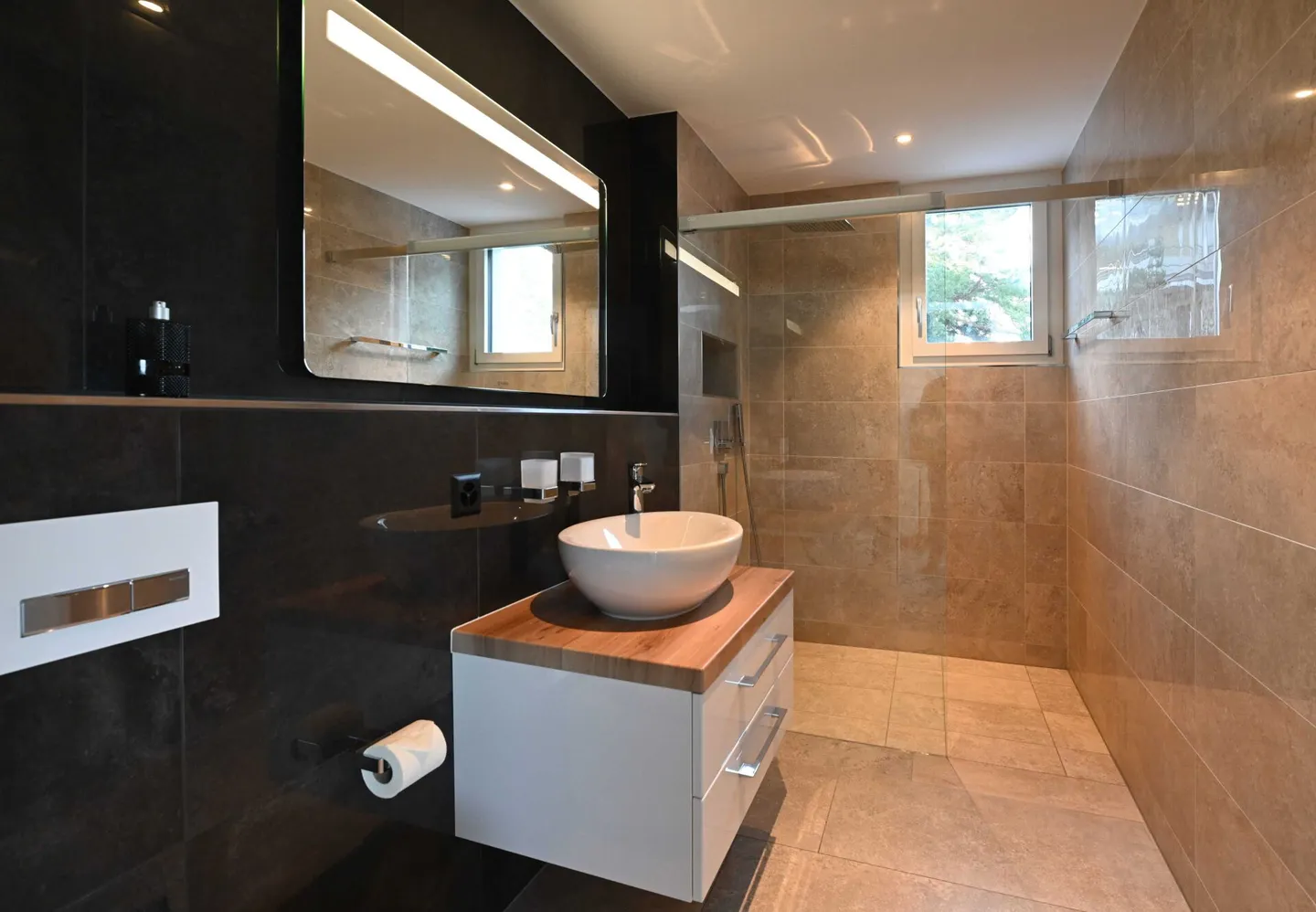 Maison individuelle exclusive de 6,5 pièces avec vue - Photo 2 sur 5