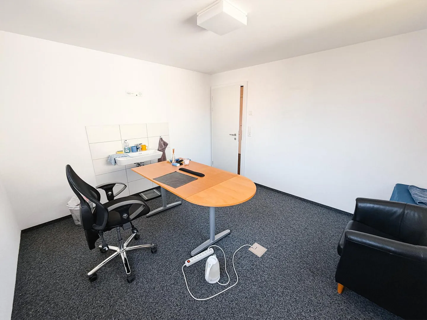 Helles Büro mitten in Wattwil zu vermieten - Photo 3 of 3