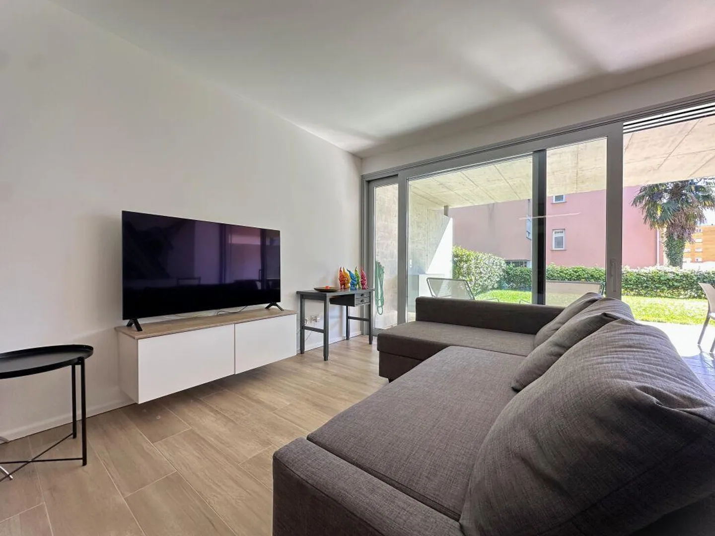 Modern 2.5-room apartment with garden in Bellinzona - Photo 4 of 10